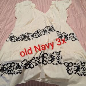 Old Navy Ivory Top with Black Embroidery